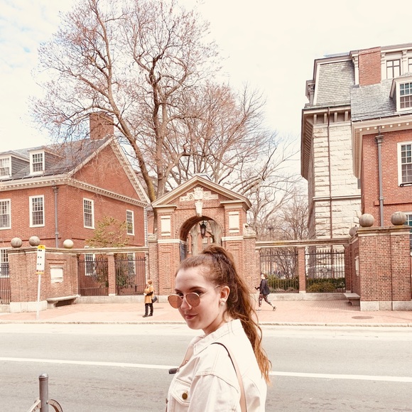 Meet your Posher, Lizzie - Picture 1 of 1